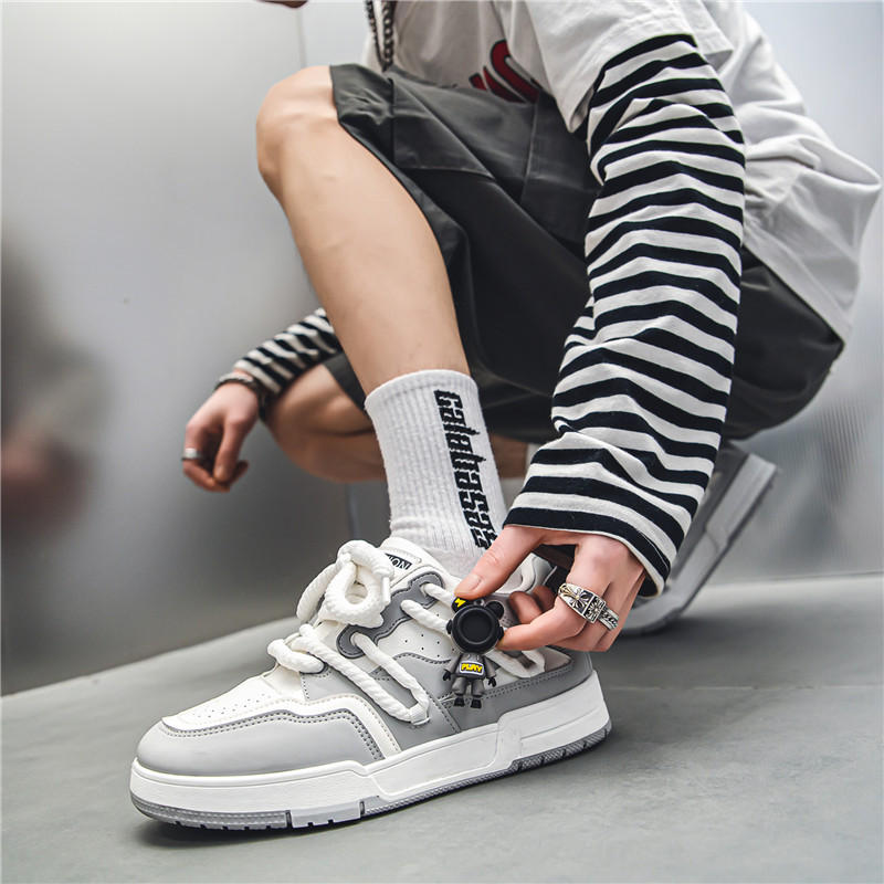Brand Men's Skateboard Shoes Fashion Cartoon Designer for Comfortable Low Top Sneakers Men atillas Hombres 2023