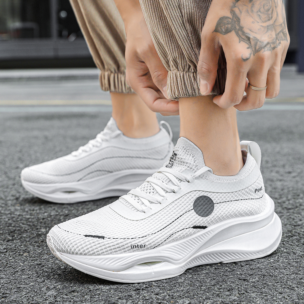 2025 new Women Men's Designer Shoes Running Sneakers Breathable Light Trendy Casual Walking Sports Footwear Comfortable Jogging Fiess 1b25