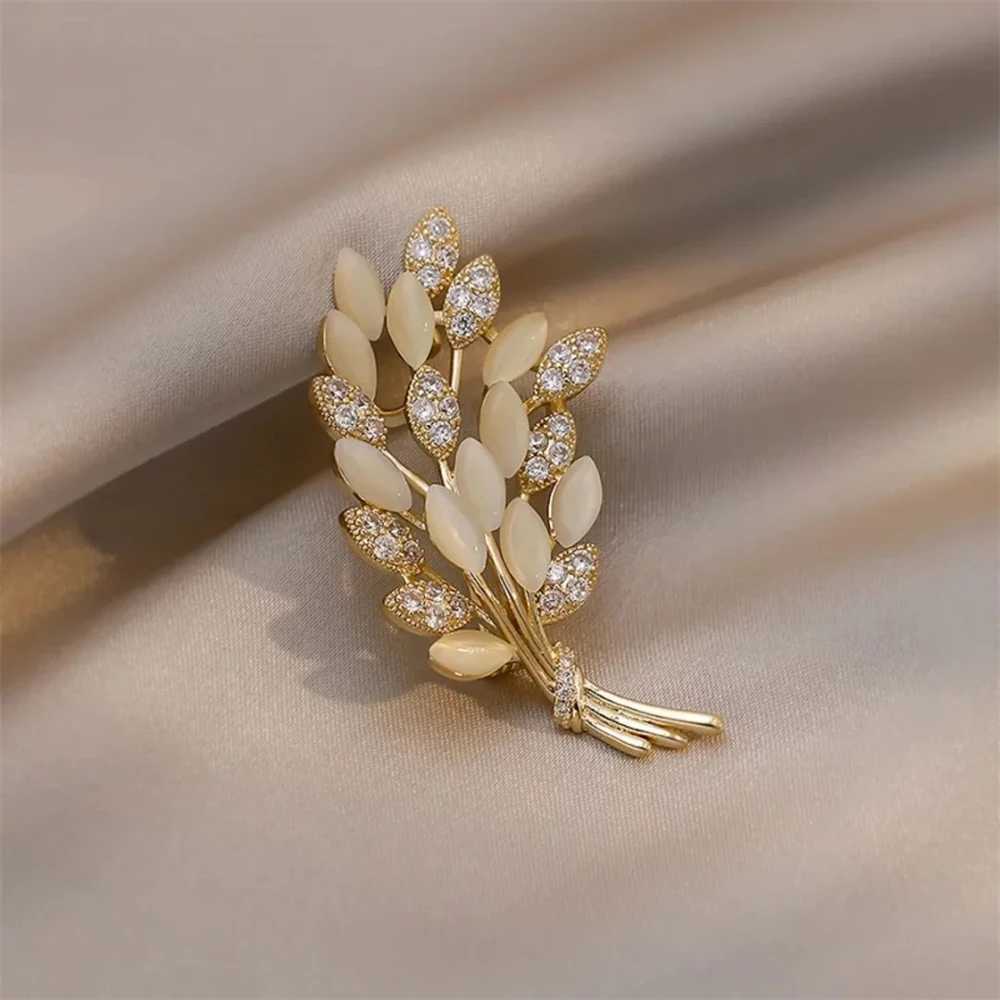 Trendy Rhinestone Wheat Brooches For Women Suit Sweater Lapel Pins Luxury Banquet Jewelry Accessories Office Party GiftsX240914