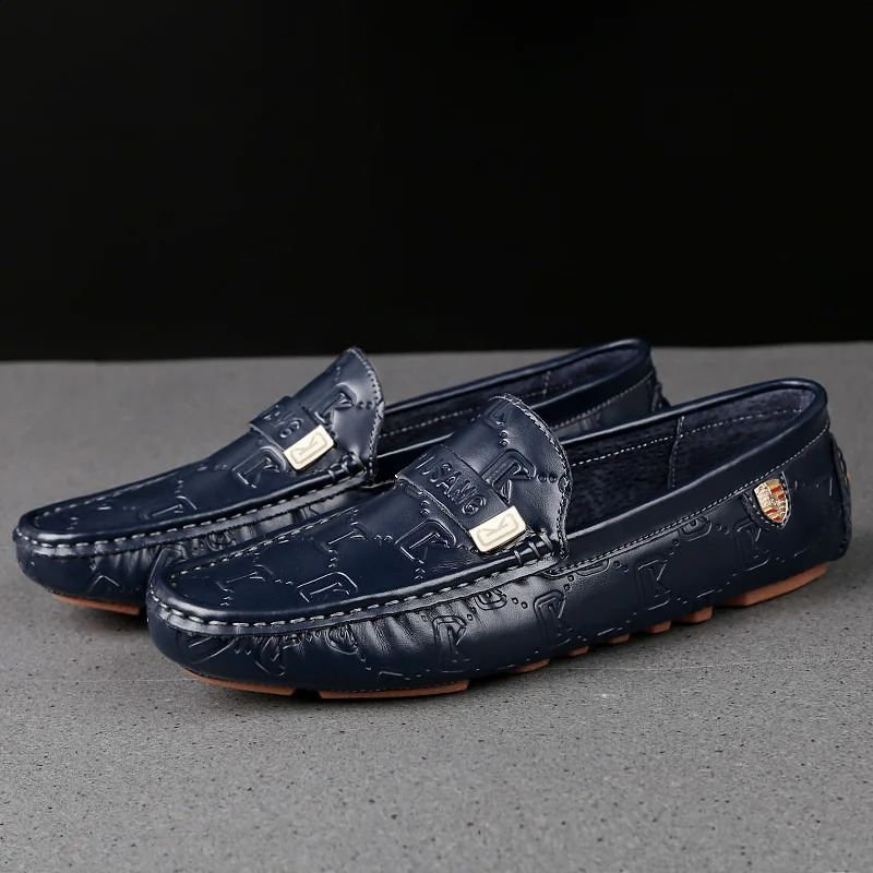 2025 new High Quality Leather Loafers Casual Outdoor Moccasins Slip on Men Business Male Driving Bean Shoes 240906