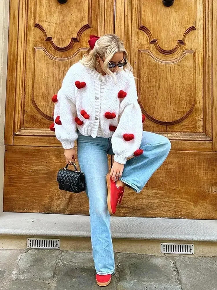 Chic 3d Heart Womens Knitted Cardigan Elegant Round Neck Singlebreasted Lantern Sleeve Loose Sweater Lady Autumn Knitwear 240904