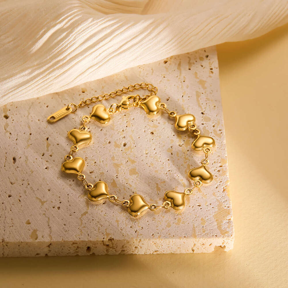 Luxury Designer 18K Gold Bracelet Women Heart shaped bracelet simple and fashionable non fading style stainless steel adjustable jewelry titanium stee