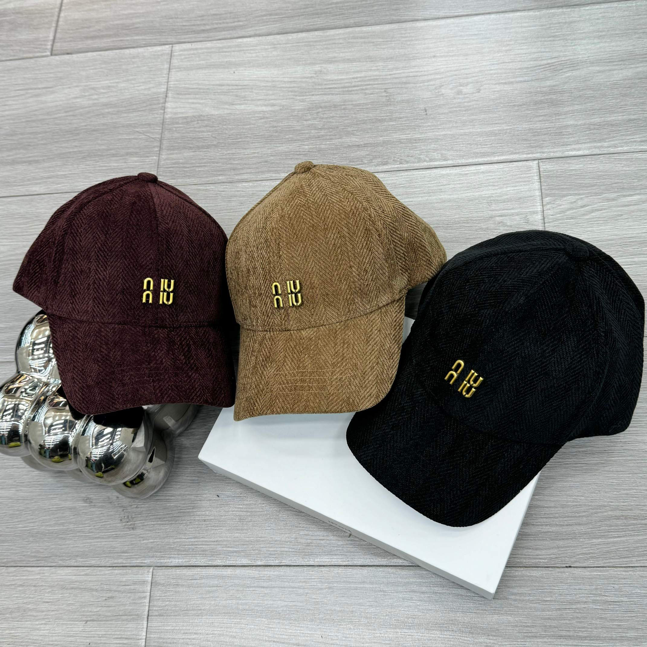 High Quality Popular Ball Caps Canvas Leisure Designers Fashion Letter Metal Sun for Outdoor Sport Men Strapback Hat Famous Baseball Cap