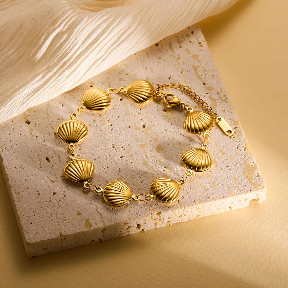 Luxury Designer 18K Gold Bracelet Women Fashionable and minimalist women's titanium steel non fading shell striped bracelet women's genuine 