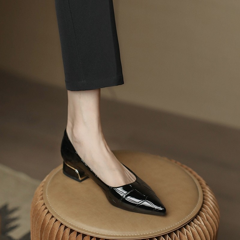 New Women Boat Shoes High Heels Snakeskin Pattern Pumps Pointed Toe Chain Slip on Low Heels Dress Shoes Shallow Office 1115N
