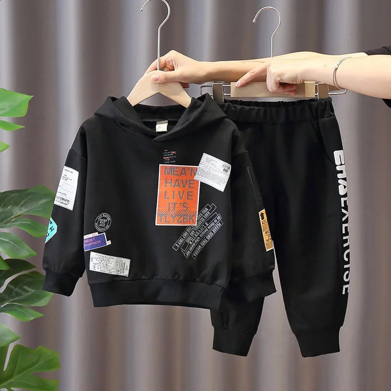 Childrens Clothing Spring/Autumn Preschool Boys Clothing T-shirtPants Set Childrens Clothing Sports Set 240913