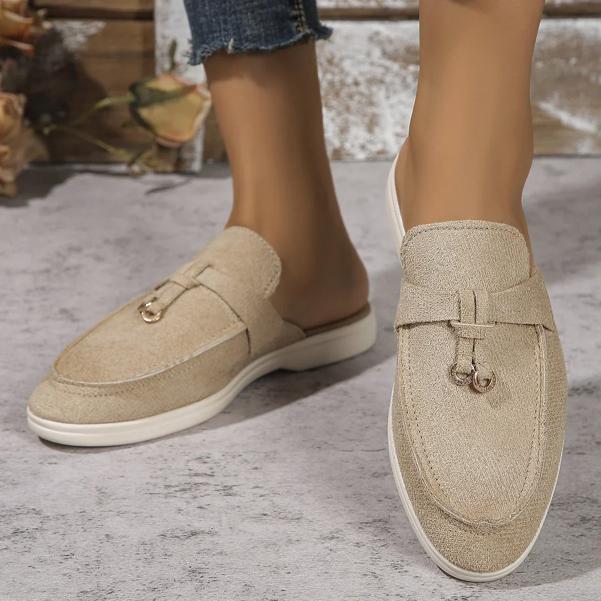 New Casual Flat Bottom Mules Lock Tassel Loafers Fashion Women Single Brand Metal Buckle Slipper Comfortable Slip on Shoes 650a 1c1c