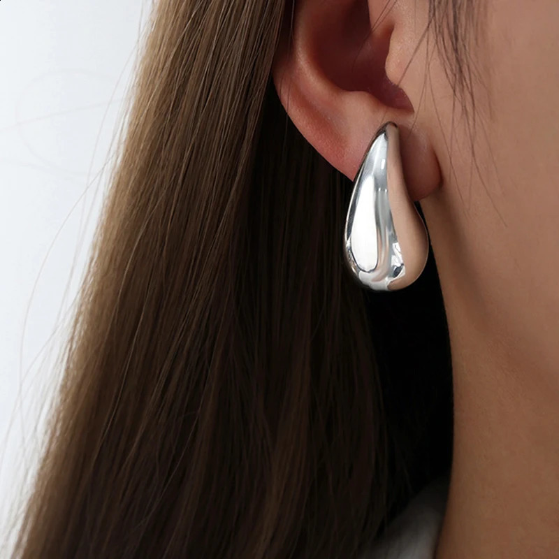 Vintage Glossy Waterdrop Dangle Earrings for Women Lightweight Hollow Thick Teardrop Gold Color Chunky Hoops Fashion Jewelry 240914