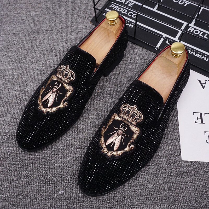 New Men Leather Casual Shoes Luxury Design Pointed Toe Party Dress Shoes Street Trend Slip-on Rhinestone Crown Loafers