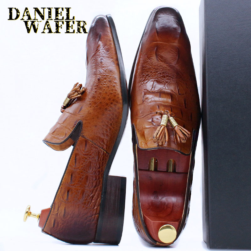Luxury Men's Leather Shoes Crocodile Prints Tassels Loafers Brown Black Casual Man Shoes Office Wedding Dress Summer Men Shoes