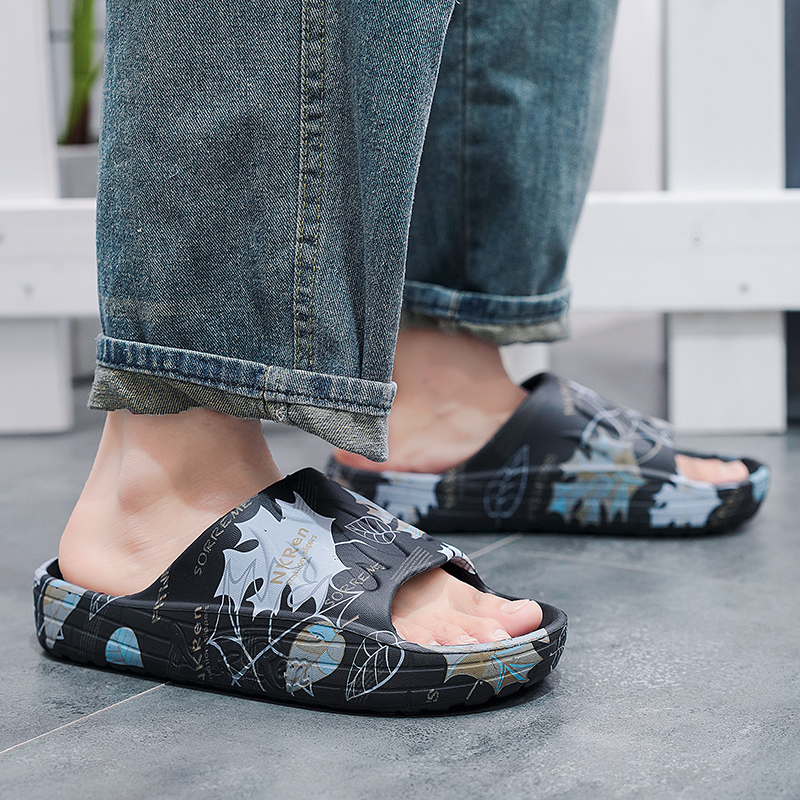 New 2023 Summer Men Slippers Outdoor Indoor Non-slip Cool Soft Thick Bottom Sandals Trend Slides Light Beach Shoes Slippers Home