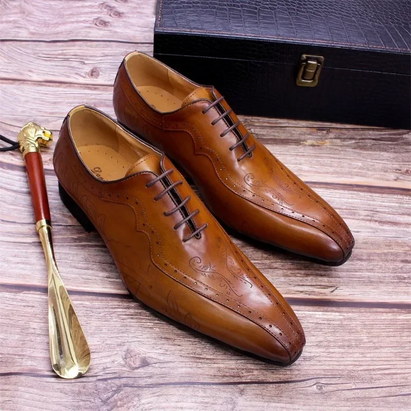 2024 Classic Handmade Men's Pointed Leather Shoes Luxurious Business Casual Formal Shoes Brown Fashionable Carved Oxford Shoes