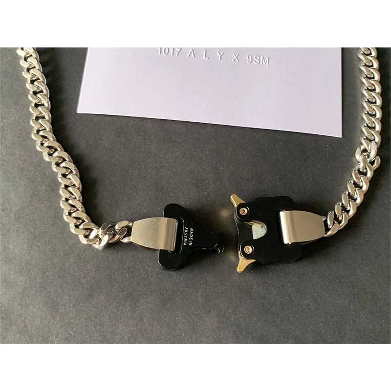 Pendant Necklaces Hip High Street ALYX Hero Chain Necklace Mens 1 1 Metal Buckle Accessories 1017 ALYX 9SM Necklace Chain J240909