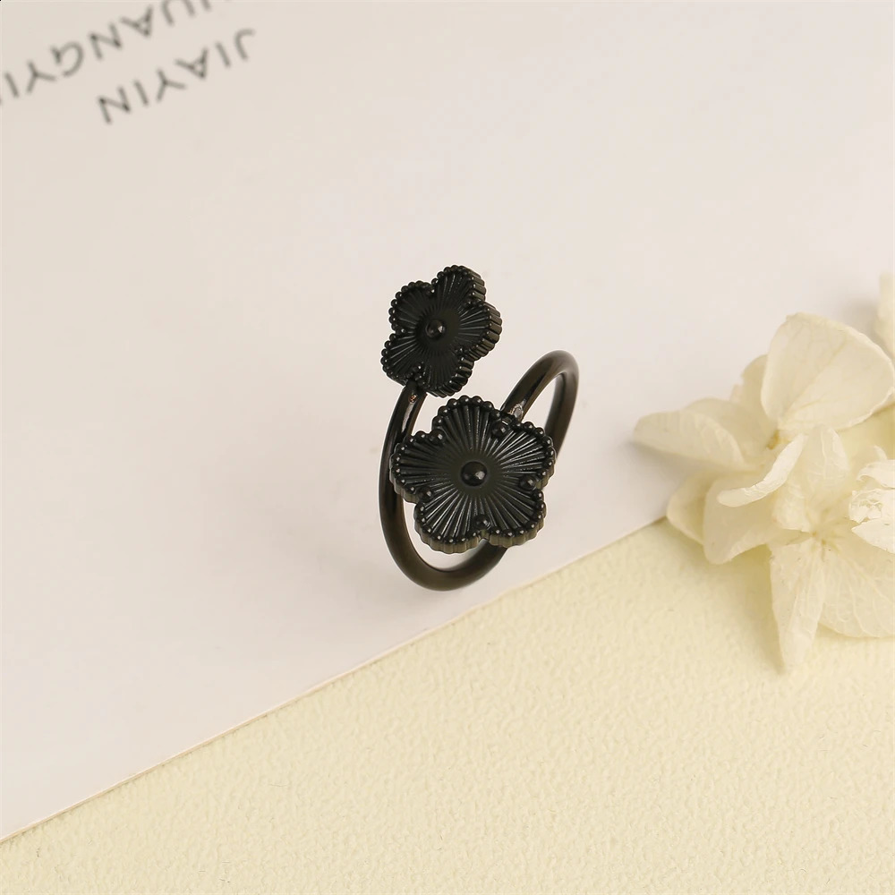 Botanical Laser Five Leaves Flower Open Ring Highquality Gold Silver Rose Black Double Clover Ladies 240906