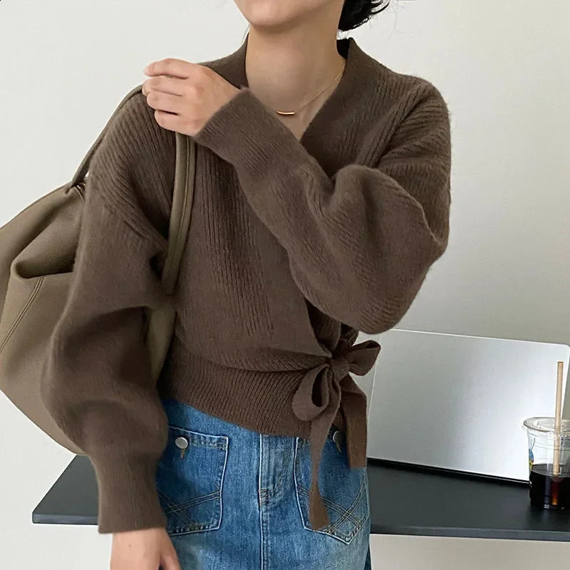 French Retro VNeck Cardigan Coats for Women Autumn Lace Up Loose Knitwear Woman Lazy Style Waist Solid Long Sleeve Sweater 240904