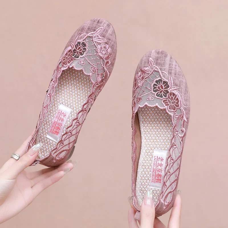 Woman Shoes Fashion Versatile Embroidery Mesh Hollow Out Breathable Comfortable Non-slip Casual Big Size Shoes Women 2024