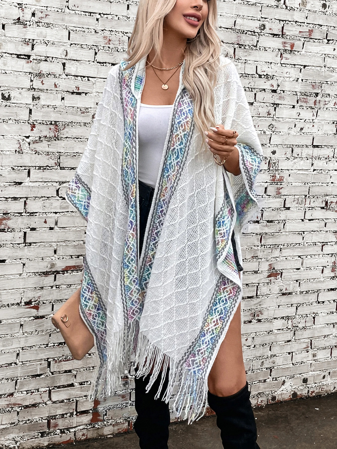 Contrast colored hooded long knitted tassel cape autumn and winter loose womens sweater shawl jacke 240914