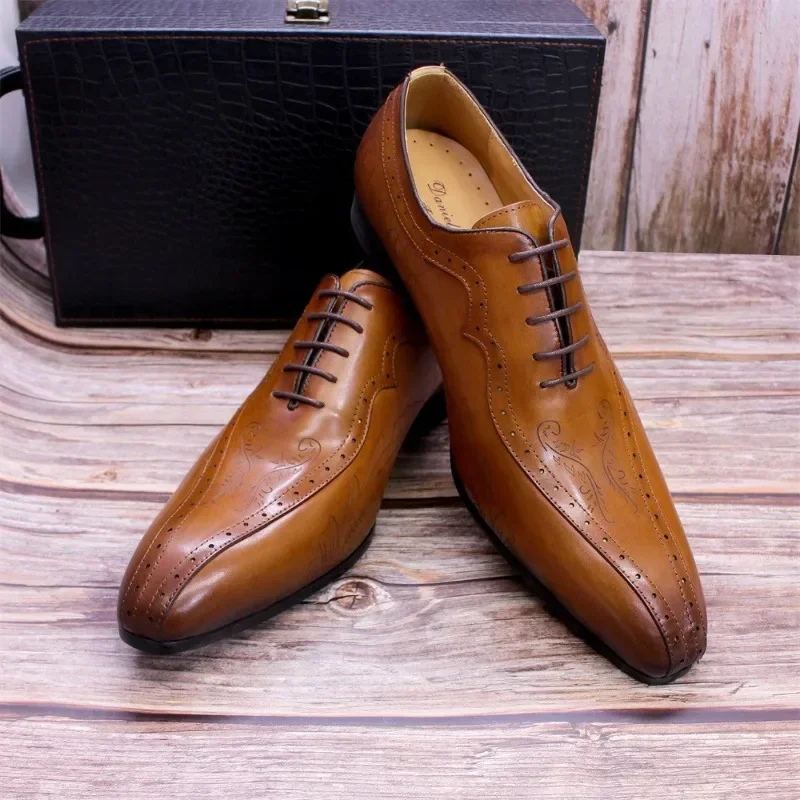 2024 Classic Handmade Men's Pointed Leather Shoes Luxurious Business Casual Formal Shoes Brown Fashionable Carved Oxford Shoes