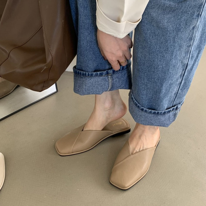 Half drag flat slippers internet New famous sandals 2025 spring and summer outdoor casual soft soled toe mule low heeled shoes