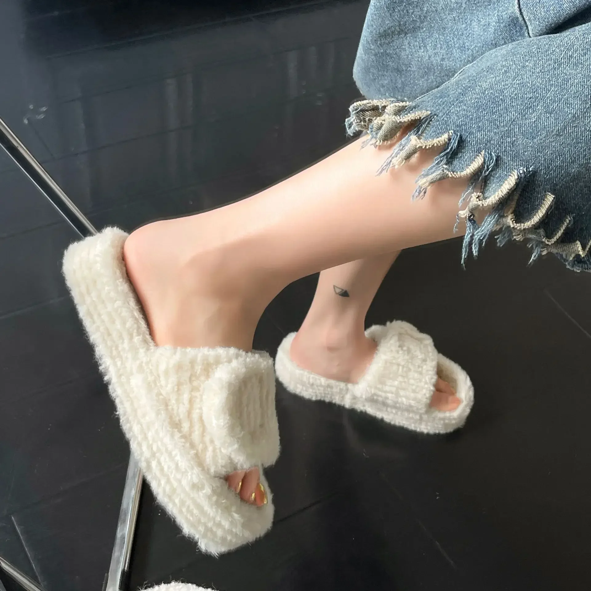 Women Home Plush Slippers Indoor Soft Peep Toe Cotton Slippers Fashion Home Bedroom Warm Plush Slides Fashion Fluffy Fur Shoes
