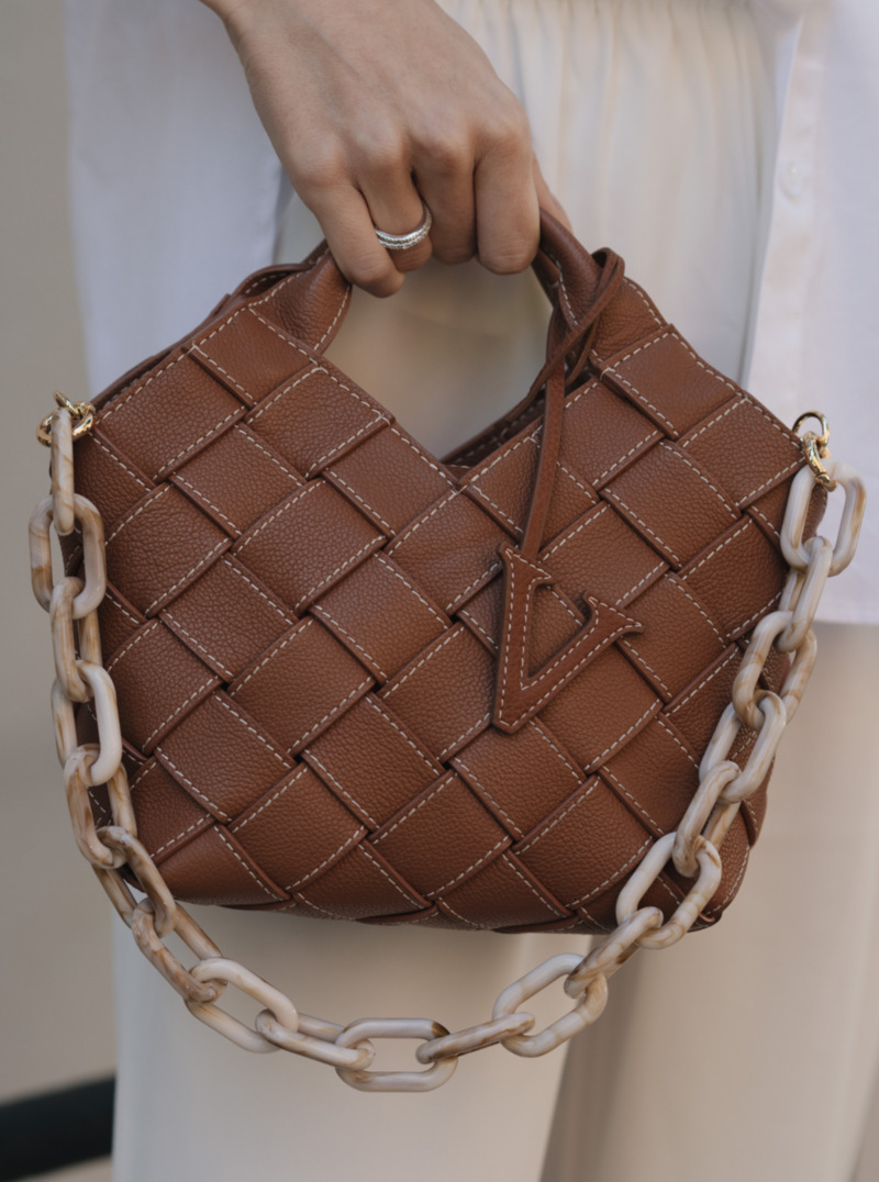 2025 Designer VERED Melad Style Light Luxury Premium Single Shoulder Wrinkled Cowhide Summer Handmade Weaving Bag