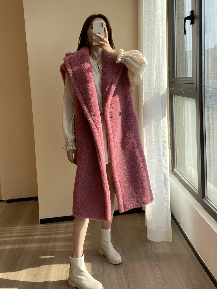 Long Women Coat Sleeveless Teddy Bear Jacket Coat Warm Fur Coat Wool Coat Women Winter Loose Coat Classic Fashion Pink Blue Coat 240911