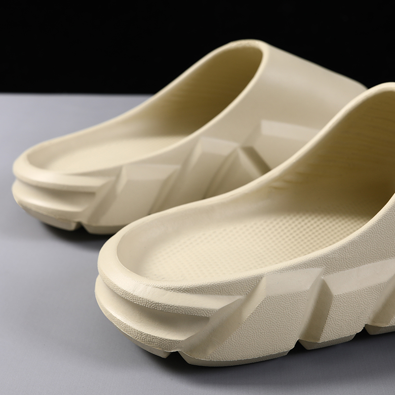 Fashion Men Slippers Indoor Outdoor Sandals Beach Soft Thick Sole Slides Casual Shoes Mens Flip-flops Home Bathroom Slippers