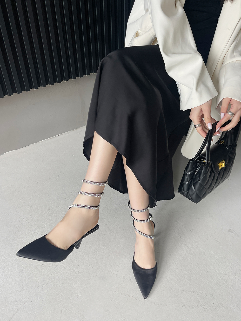 Pointed Toe Women Sandals 2024 New Arrivals Black White Summer Dress Shoes Cross Rhinestone Strap Party Fashion Pumps Size 35-41