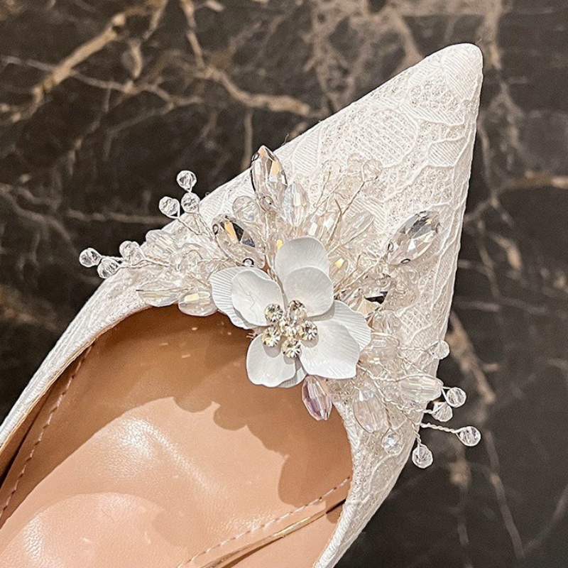 2024 New White Women's Wedding Shoes Thin Heel Pointy Rhinrhinene Flower French Bride Bridesmaid High Heels