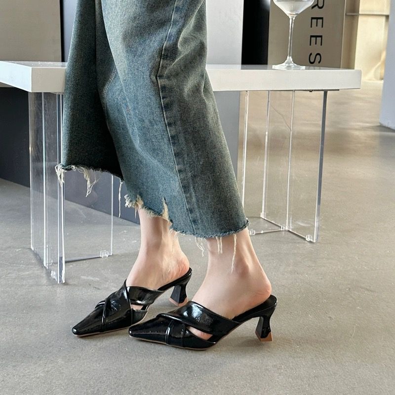 2024 Spring and Summer New Rhinestone Pointed Flat Slippers Female Summer Wear Baotou Half Drag Mueller Shoes Female Slippers