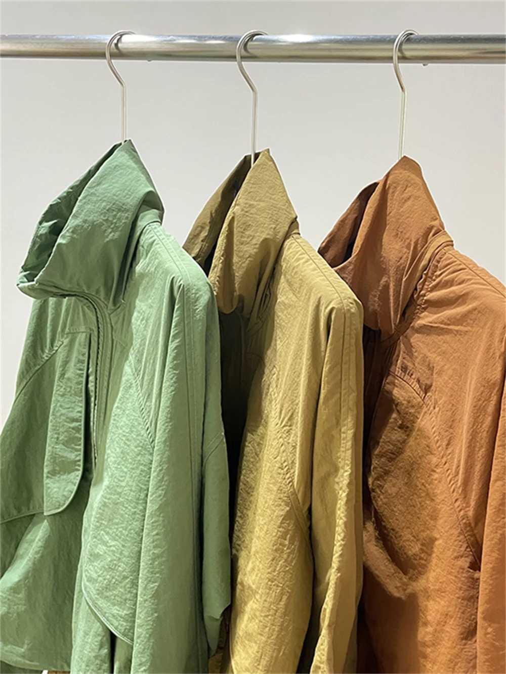 Womens lightweight stand up collar sports jacket autumn new 2023 long sleeved womens zipper flying solid color casual jacket W240914