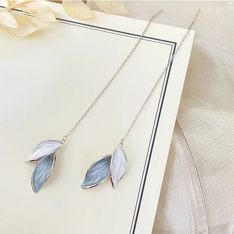 2024 Arrival Trendy Summer Fresh Lovely Sweet Grey Leaf Dangle Earrings Blue And White Metal Jewelry 240906