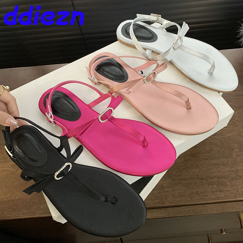 2025 new New Female Footwear Women Flats Flip ps Spring Summer Beach Fashion T-Strap Ladies Flat With Sandals Shoes 9f7e