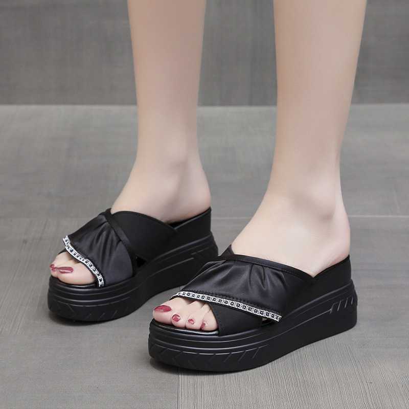 New Summer Women Platform Slippers Korean Wedge Thick Casual Sandals Outdoor Beach Slippers High Heel Solid Color Women Slides