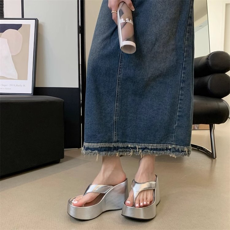 Women Slippers Summer Rubber Flip ps Beach Shoes Slides Pantofle Heeled Mules On A Wedge Hawaiian Sabot 2024 High Super 82b3