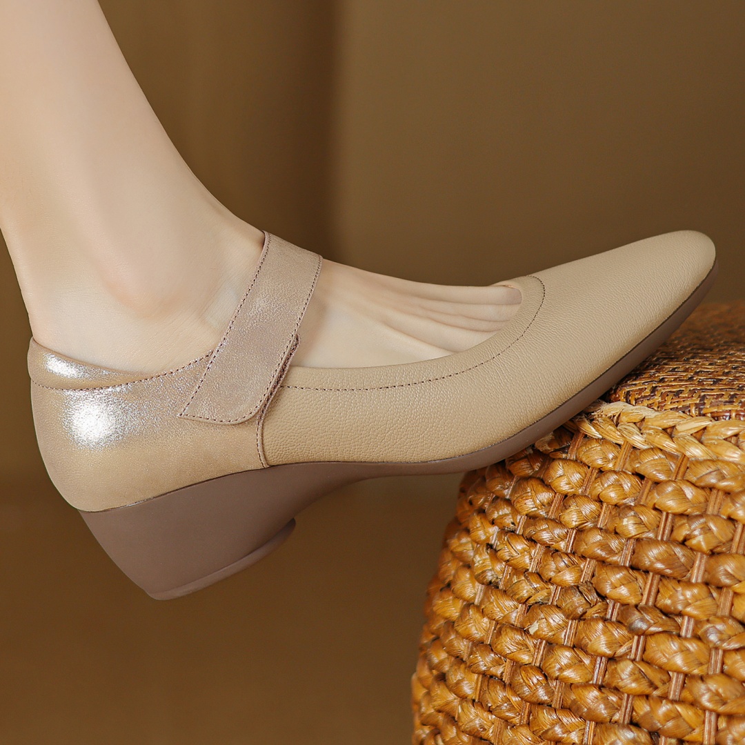 2025 new sheepskin Women's hook&loop slip-on Mary Jane pumps round toe 4.5cm thick low heel OL style daily dress heeled shoes for woman 919d ed