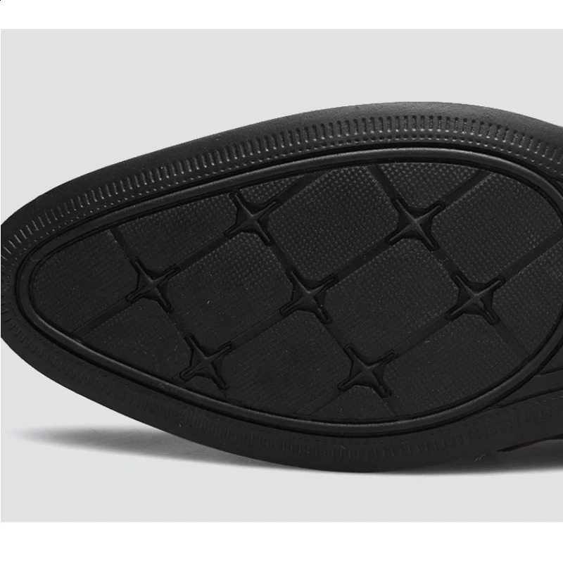 Zapatos Spring Men Leather Shoe Carved Business Formal Dress British Style Large Size Men Shoe Hollowed Out Perforated Men Shoes 240904