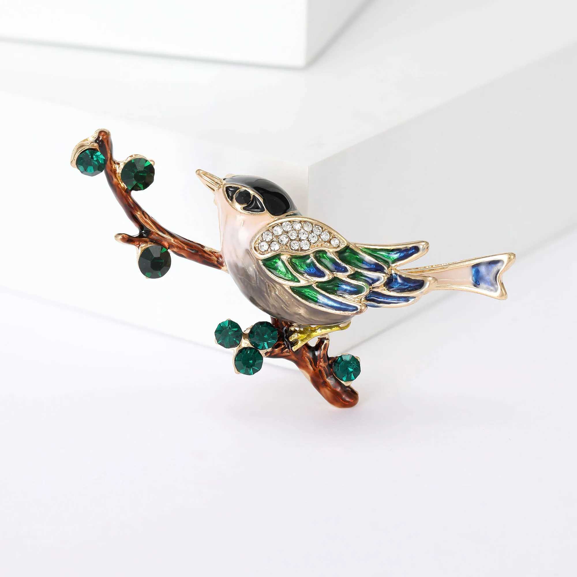 Beaut Berry Luxurious and High-end Bird Brooches for Women Antique Animal Pin Office Party Casual Accessory GiftX240914