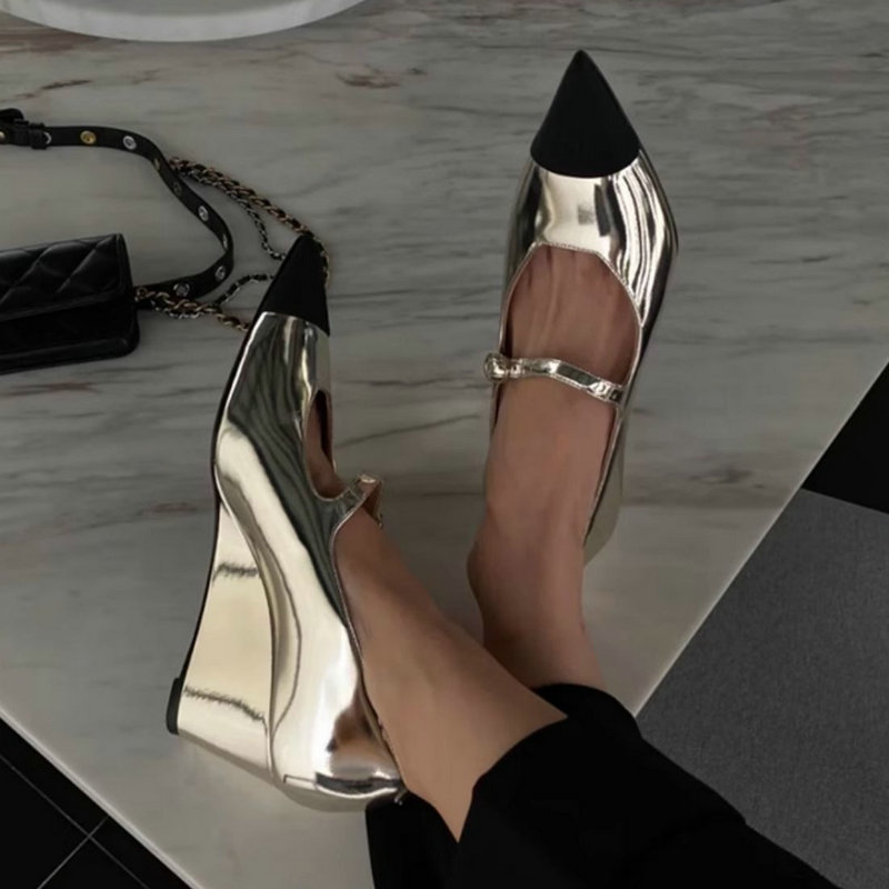2025 new Fashion Pointy Wedges Heel Heels Women'S Summer Vintage Sier French Mary Jane Small Leather Shoes 0a41 s