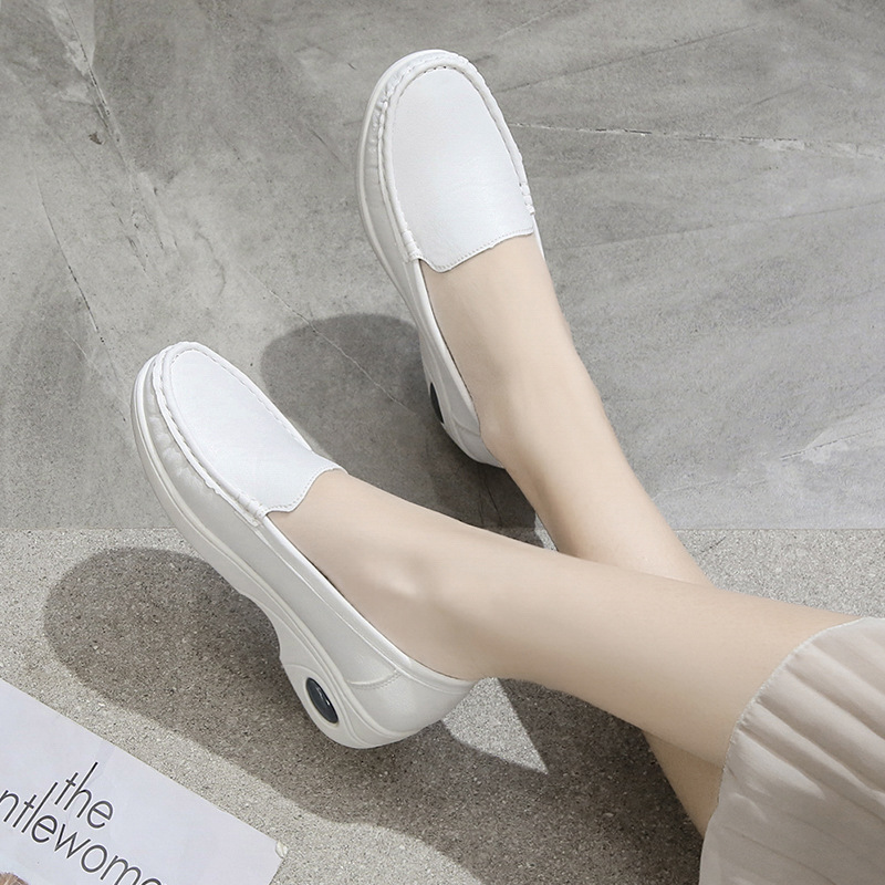2022 Women Shoes Spring Autumn Leather Flats Woman Footwear Slip on Loafers Mother Moccasins Shoes Female Wedge Shoes Large Size