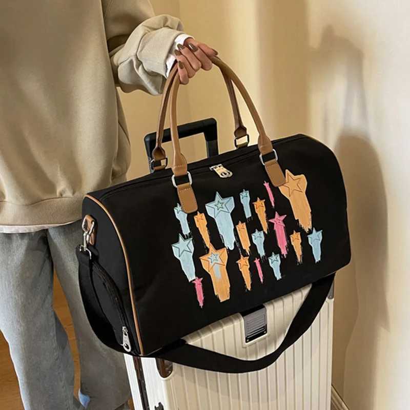 Carry on Short Distance Travel Bag Graffiti Outdoor Sports Gym Fitness Shoulder Tote Large Storage Luggage Handbag for Women 240914
