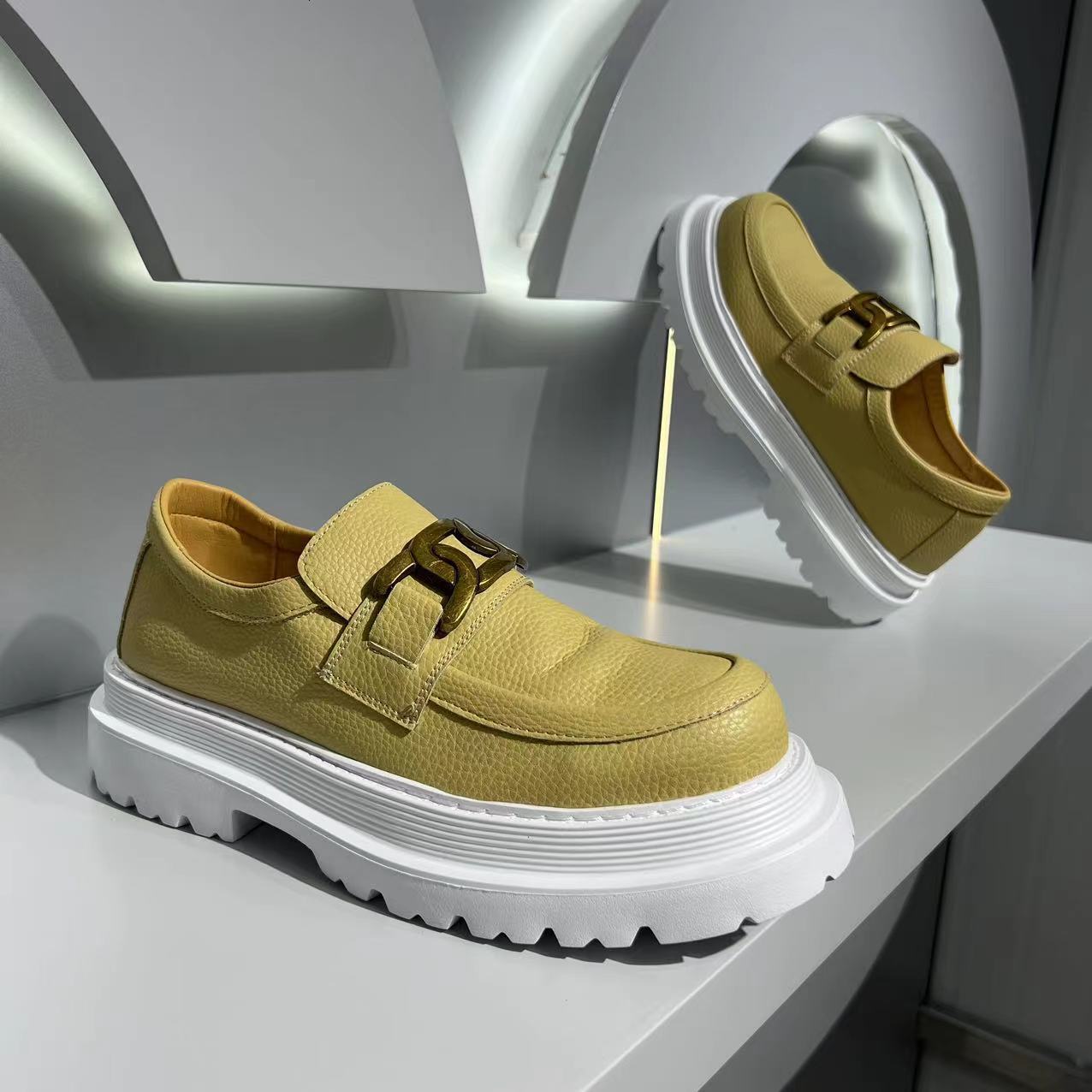 Ddmybear Fashionable Height Increasing One Foot 2024 New Business White Versatile Sponge Cake Thick Soled Board Shoes Men's Loafers Chinese Brand