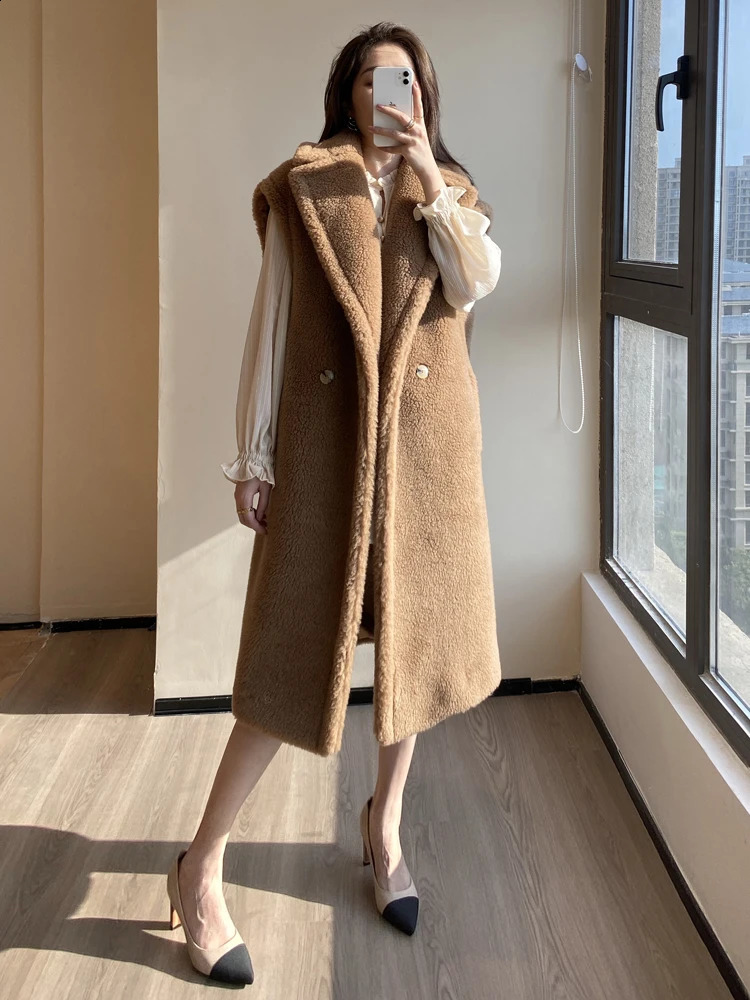 Long Women Coat Sleeveless Teddy Bear Jacket Coat Warm Fur Coat Wool Coat Women Winter Loose Coat Classic Fashion Pink Blue Coat 240911