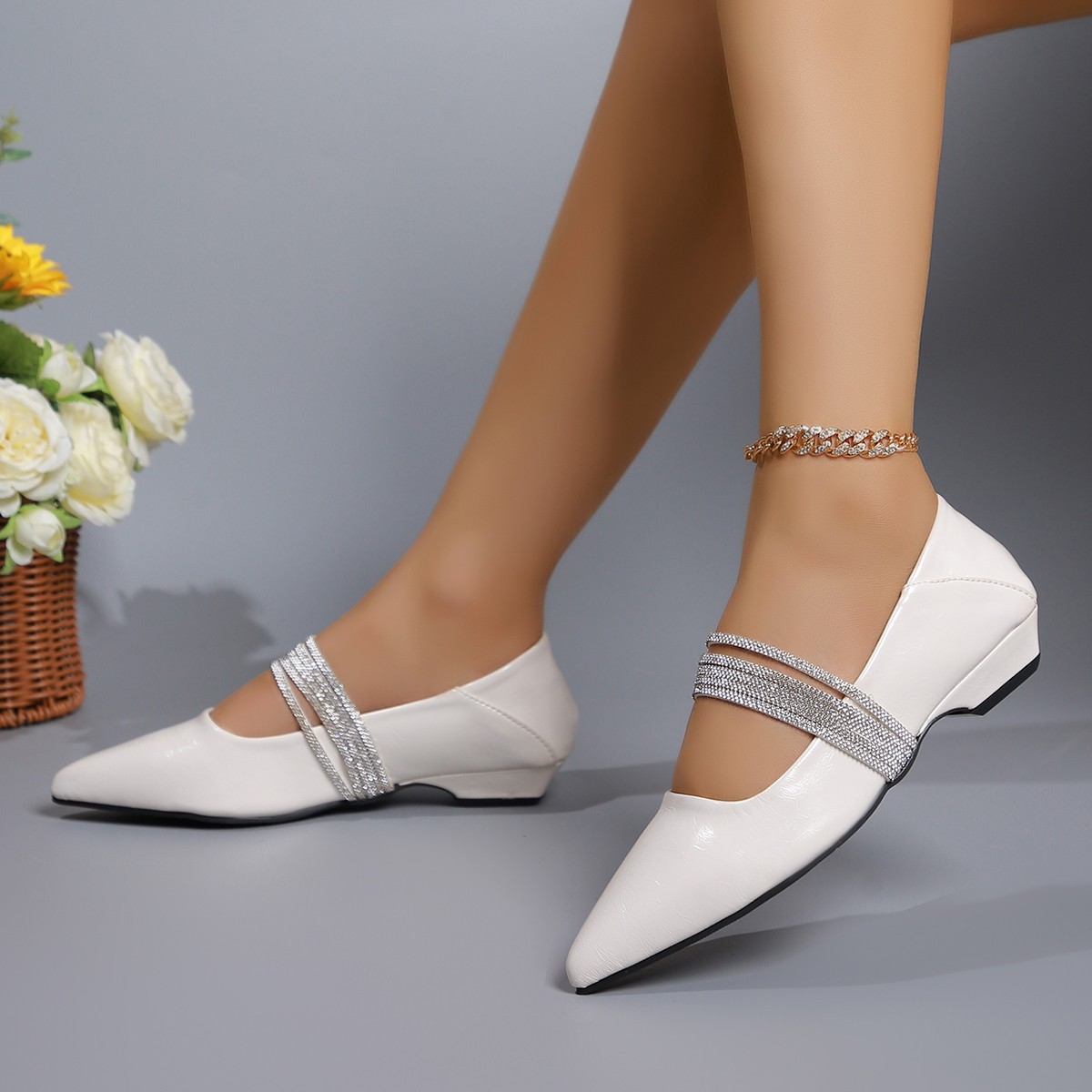2024 Luxury Metal Chain Footwear Flats Mary Janes Shoes for Women New Female Shallow Fashion Lolita Style Ladies Shoes