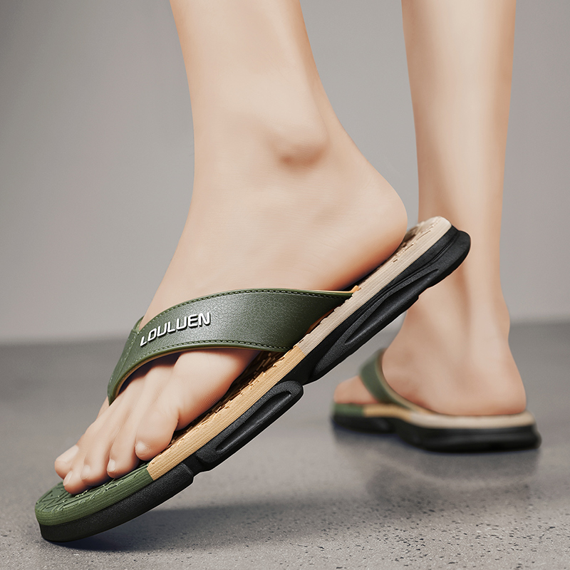 Fashion 2023 New Men Flip Flops Outdoor Summer Massage Slippers Beach Mens Breathable Non-slip Bathroom Men's Flip Flops Sandals