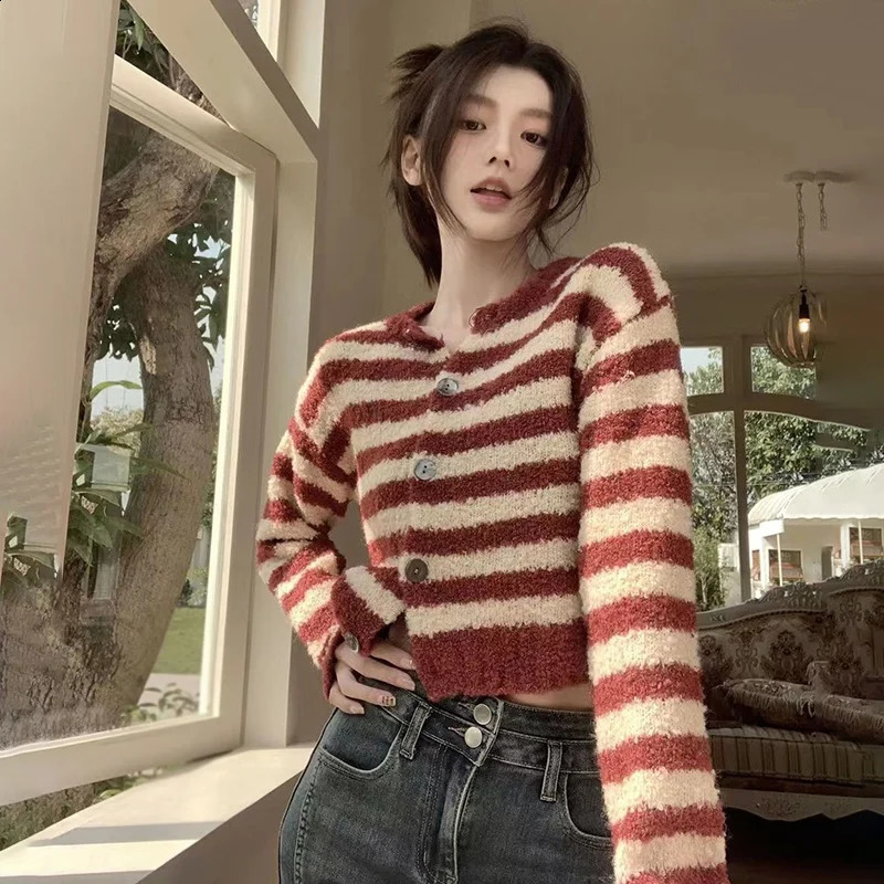 Autumn Striped Round Neck Cardigans for Women Long Sleeve Knitted Coat Stretch Metal Buckle Single Breasted Sweater 240904