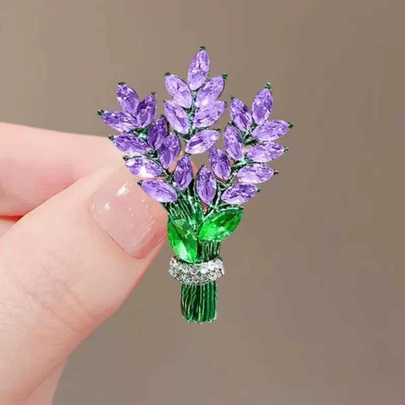 Exquisite Purple Lavender Brooch Womens Brooches Crystal Rhinestone Bouquet Pins Clothing Coat Luxury Jewelry Girl GiftX240914