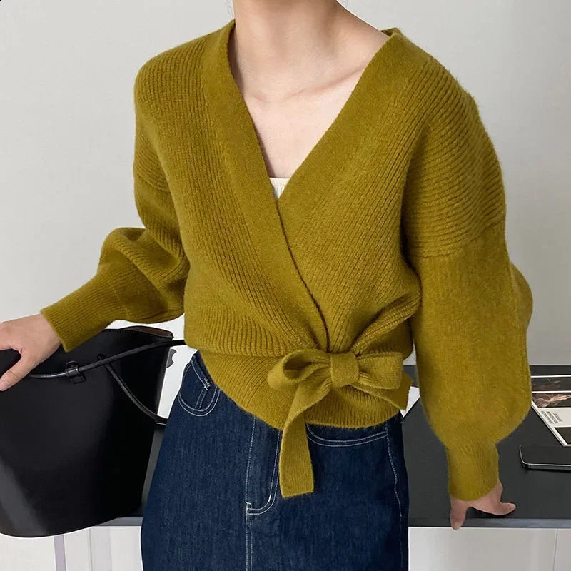 French Retro VNeck Cardigan Coats for Women Autumn Lace Up Loose Knitwear Woman Lazy Style Waist Solid Long Sleeve Sweater 240904