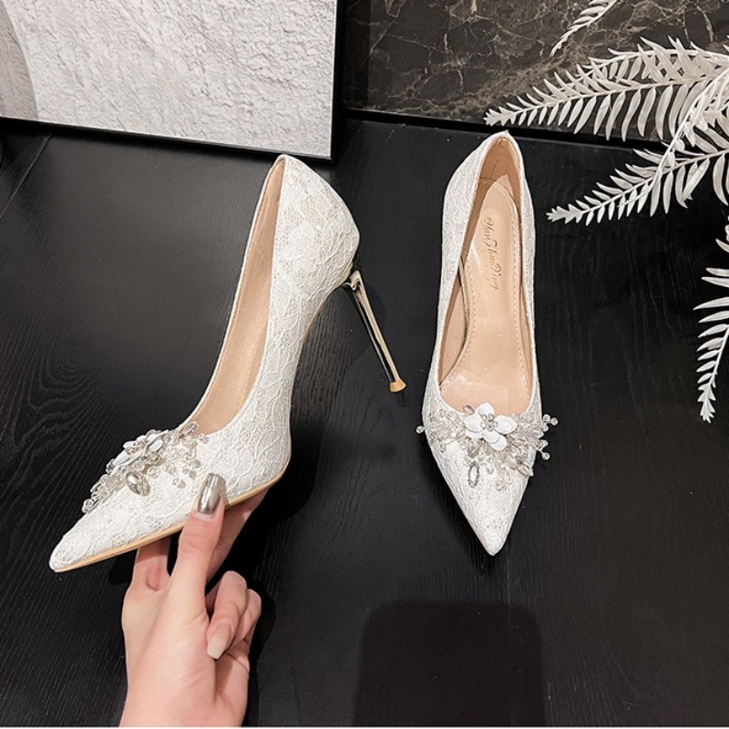 2024 New White Women's Wedding Shoes Thin Heel Pointy Rhinrhinene Flower French Bride Bridesmaid High Heels
