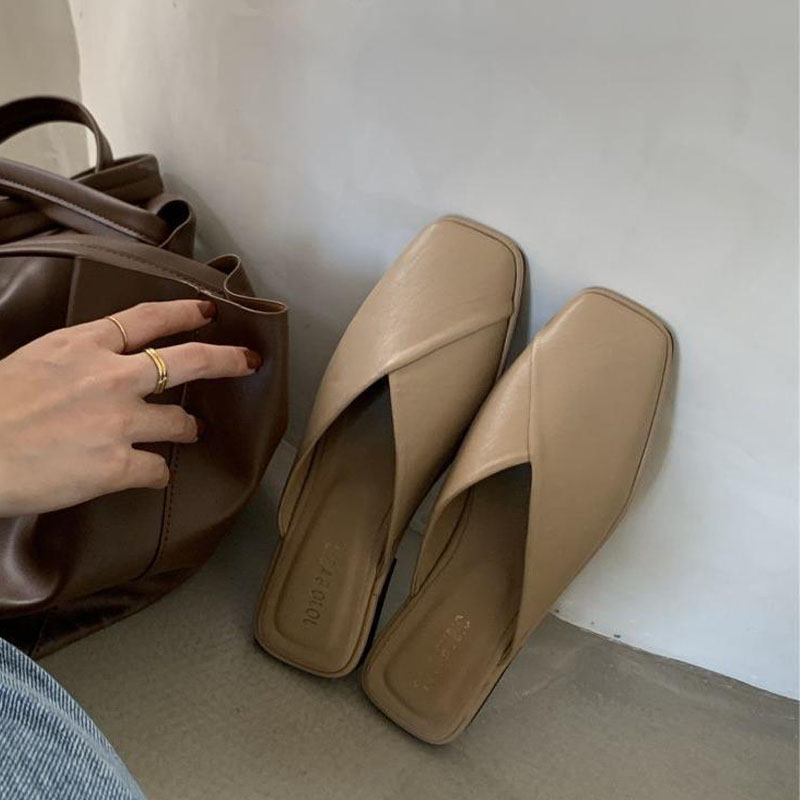 Half drag flat slippers internet New famous sandals 2025 spring and summer outdoor casual soft soled toe mule low heeled shoes